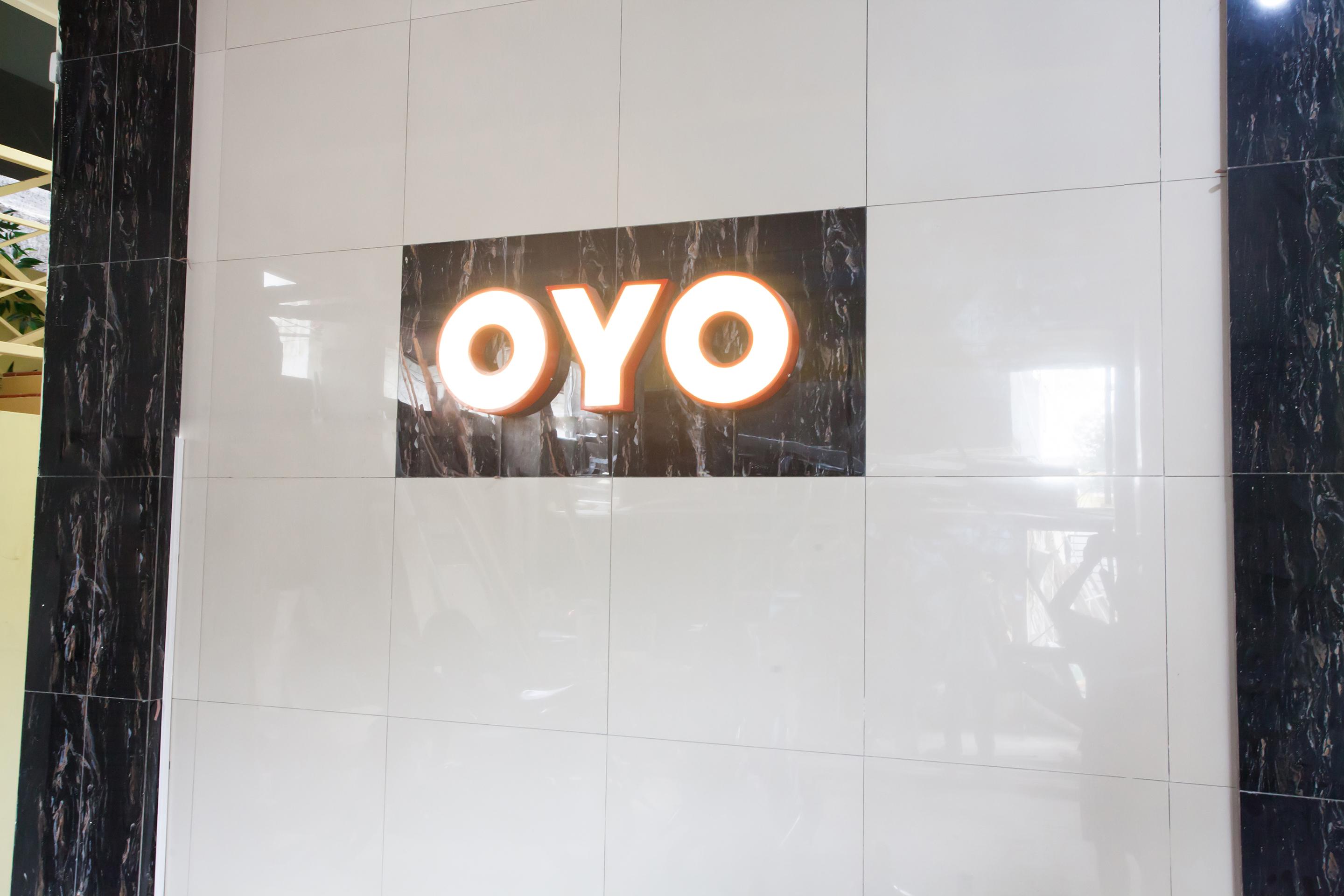 Oyo 990 Stadion Residence Syariah Medan Luaran gambar