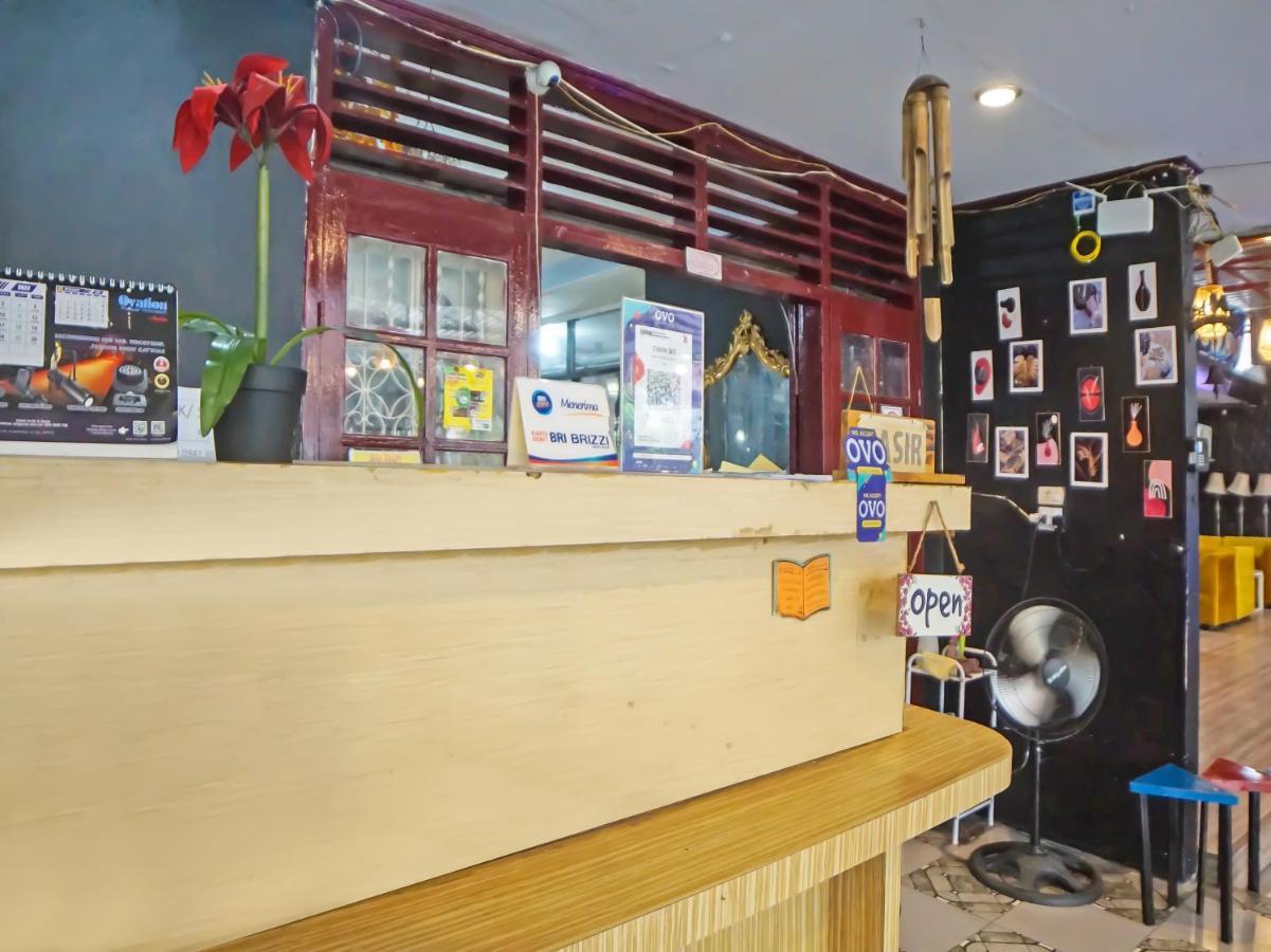 Oyo 990 Stadion Residence Syariah Medan Luaran gambar