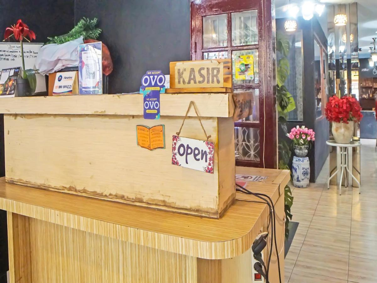 Oyo 990 Stadion Residence Syariah Medan Luaran gambar